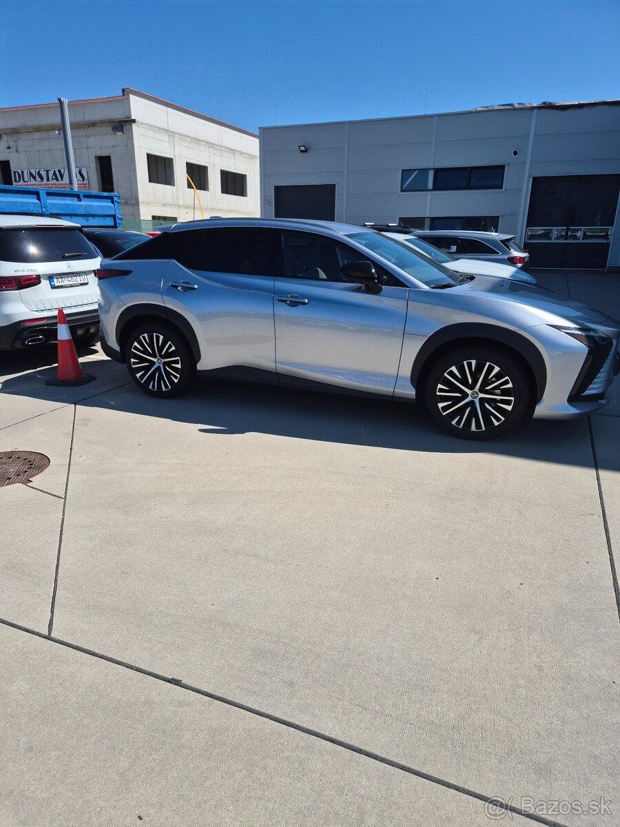 Lexus RZ 450 E