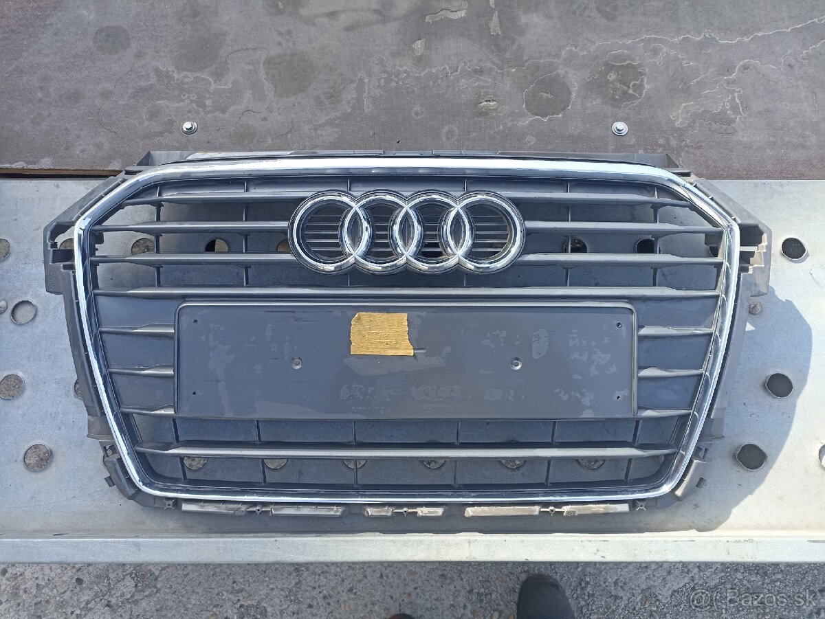 Maska grill Audi A1 8XA