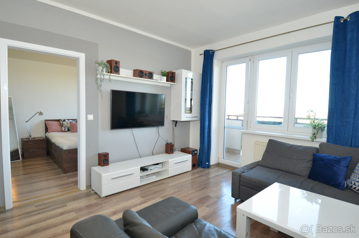 Pekný 2-izb. byt so šatníkom a vlastným kúrením. Nízke nákla