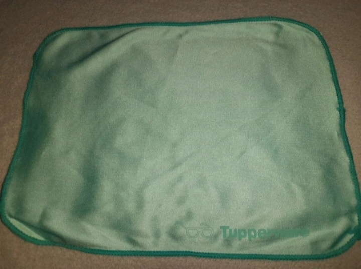 Tupperware Utierka na okuliare