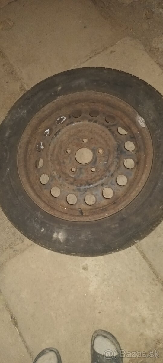 zimné pneu 205/60 R 16 + disky 5 x 114,3