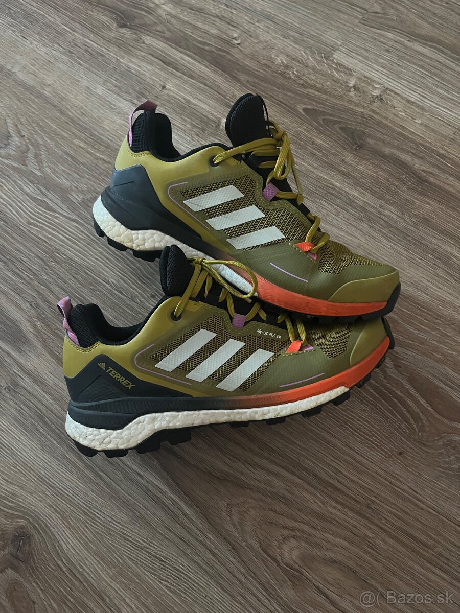 Turisticke topanky panske adidas
