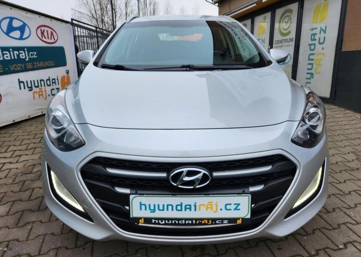 Hyundai i30 1.6-spotř.5l/100km