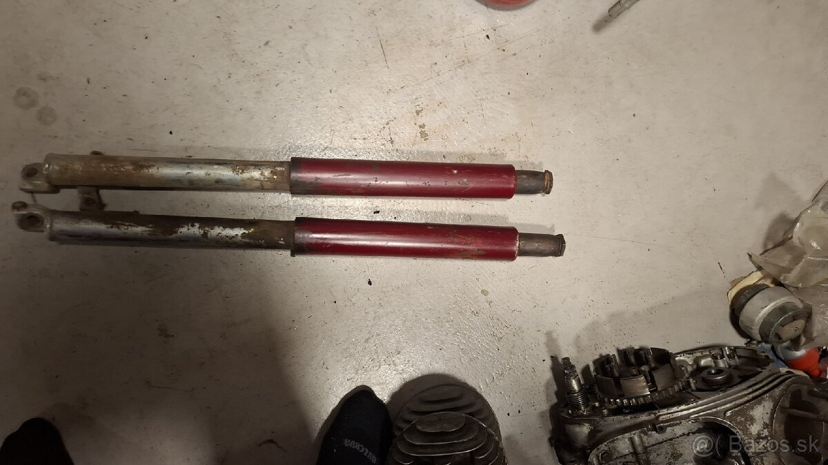 Predné tlmiče na Jawa ČZ kyvacka