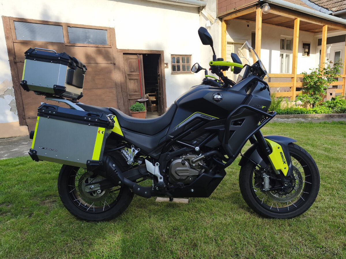 QJ Motor SVT650X - 3 kufre, 1.majiteľ, v záruke ešte 2 roky