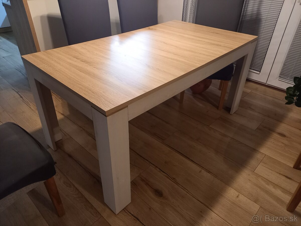 Jedálenský stôl a konferenčný stolík