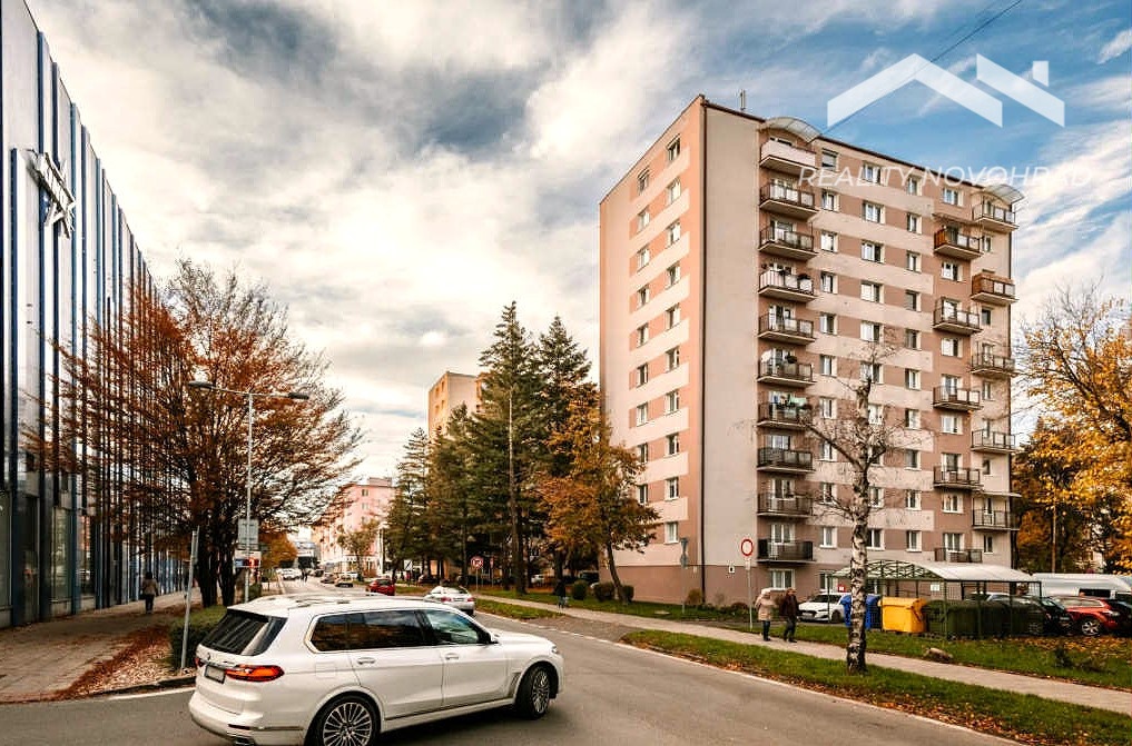 Štýlový 2-izbový byt s balkónom v absolútnom centre Lučenca