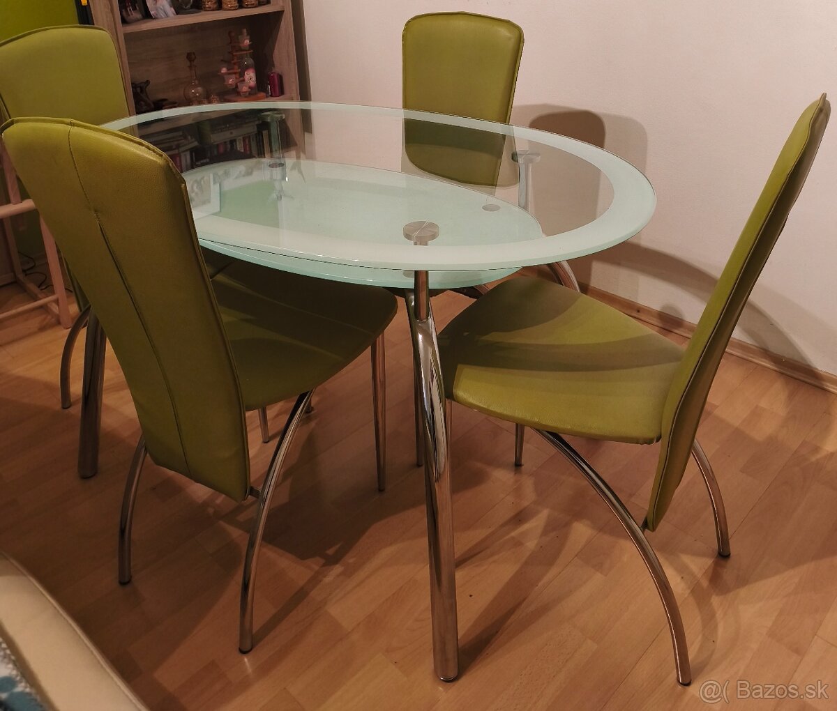 Jedálenský sklenený stôl+4 stoličky GRATIS