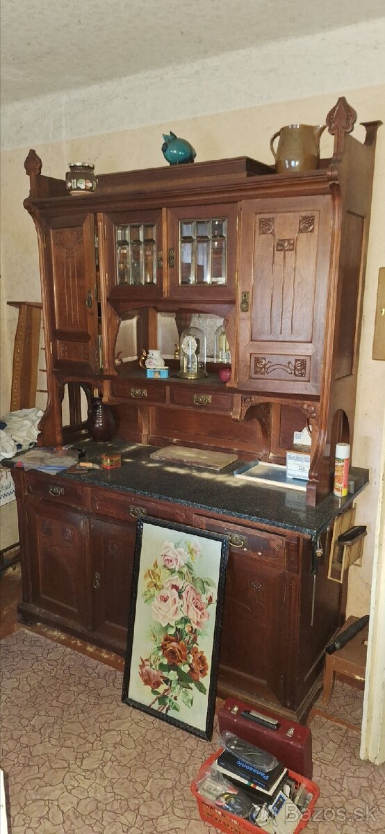 Starožitný nábytok