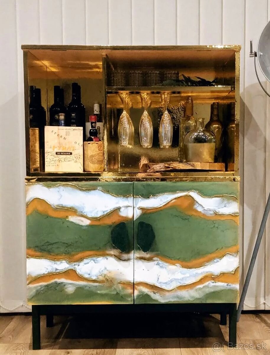 Bar- barová skrinka