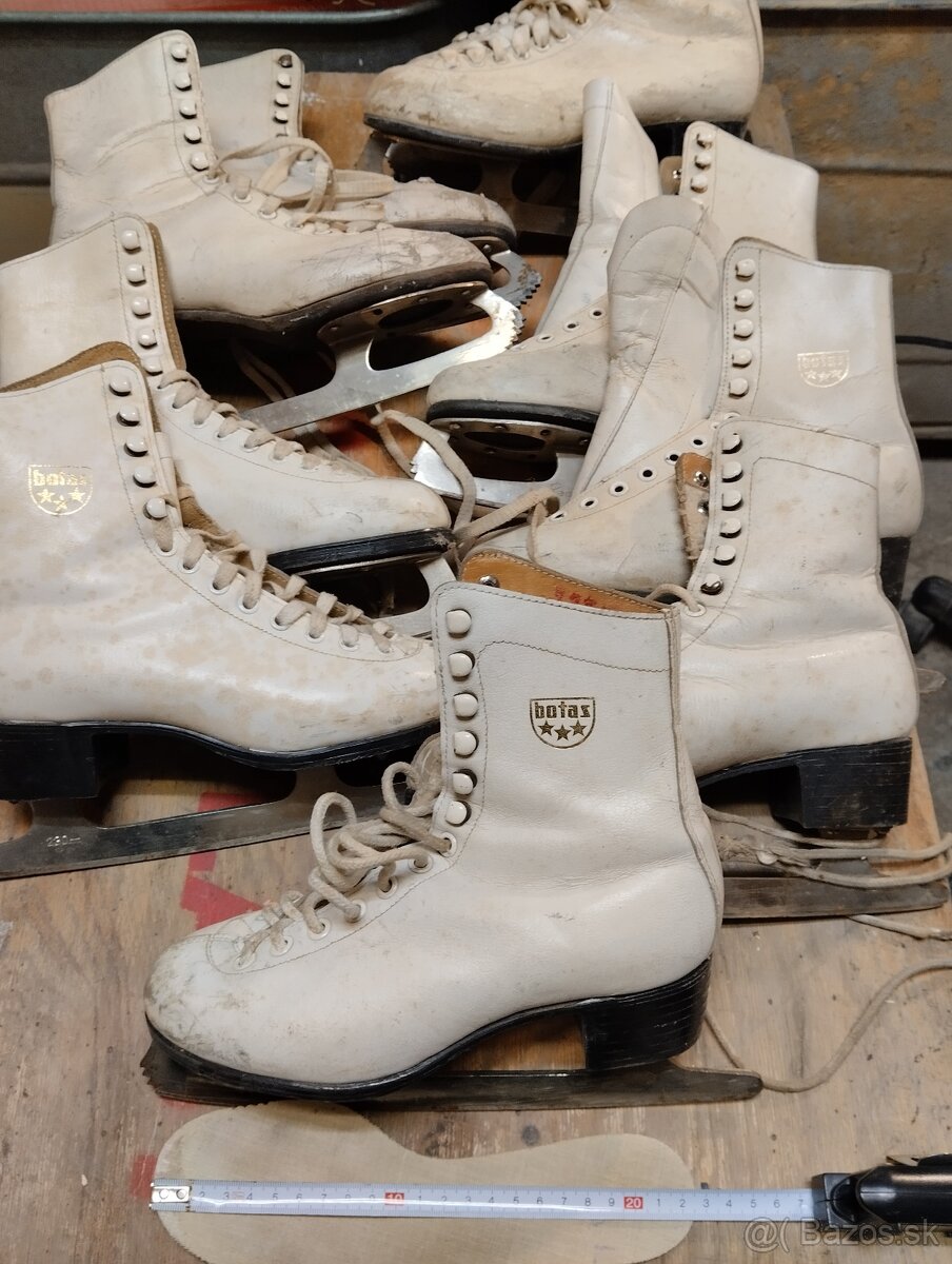 Dievčenske korčule.