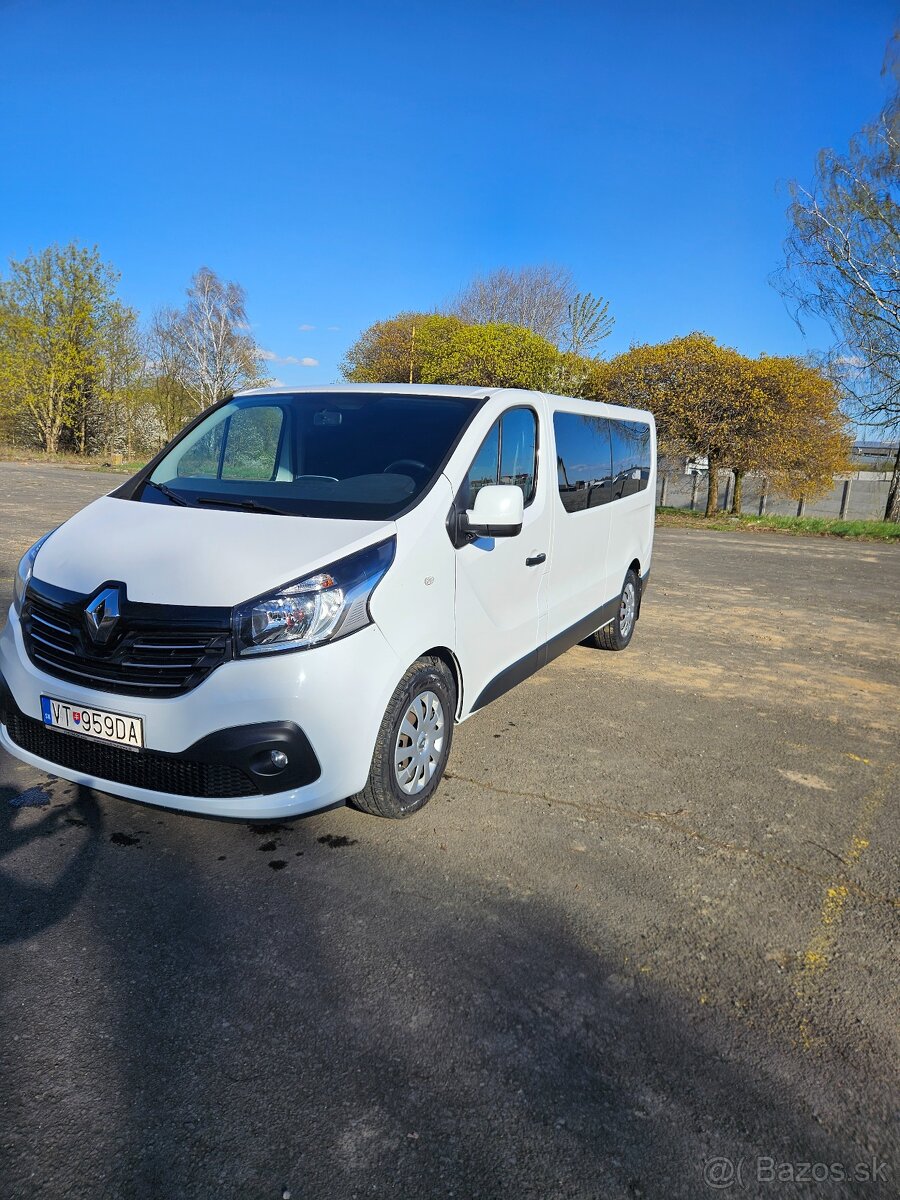 Prenájom 9 miestnej dodávky Renault Trafic