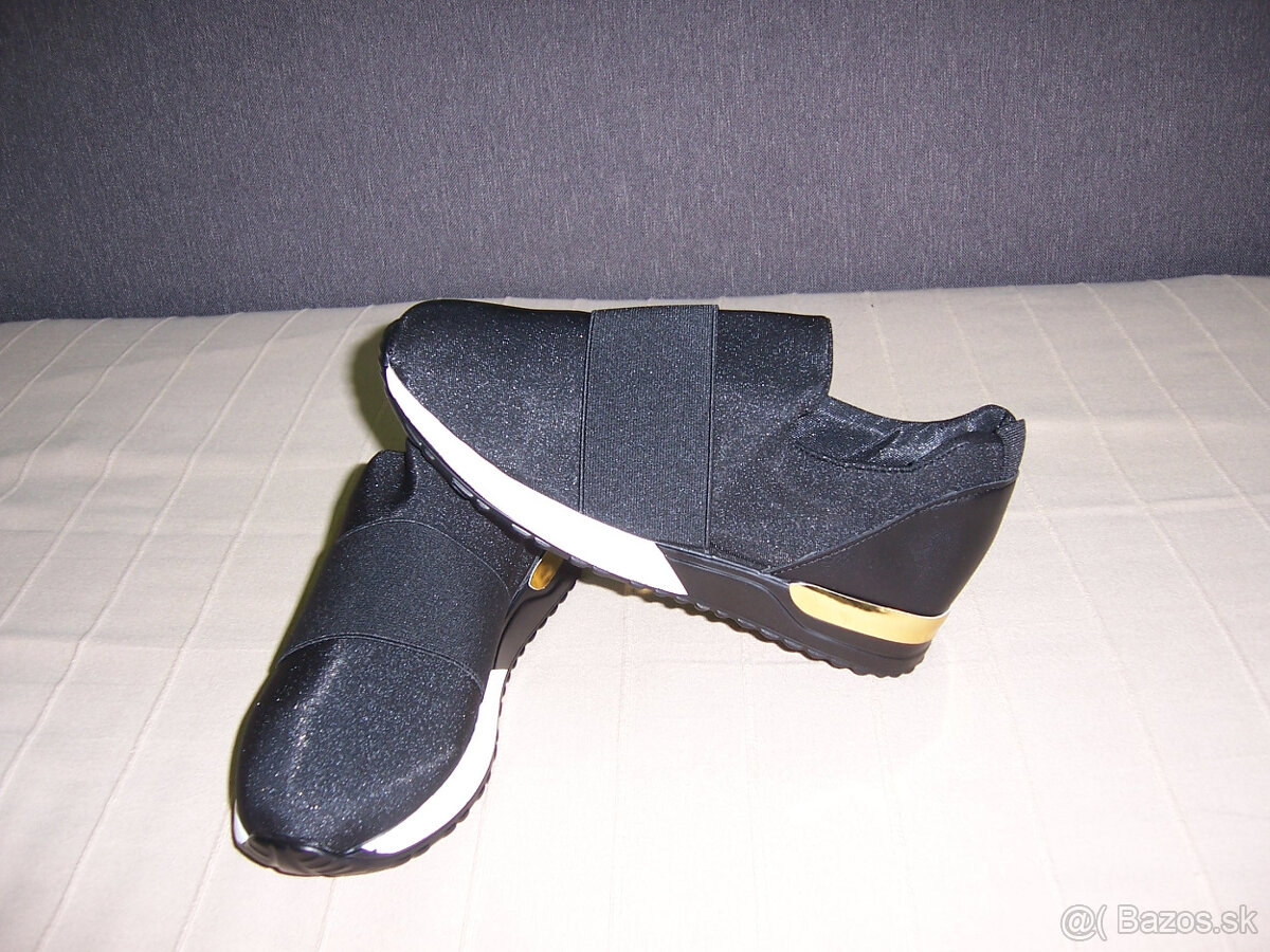 dámske teniskyč. 38,5
