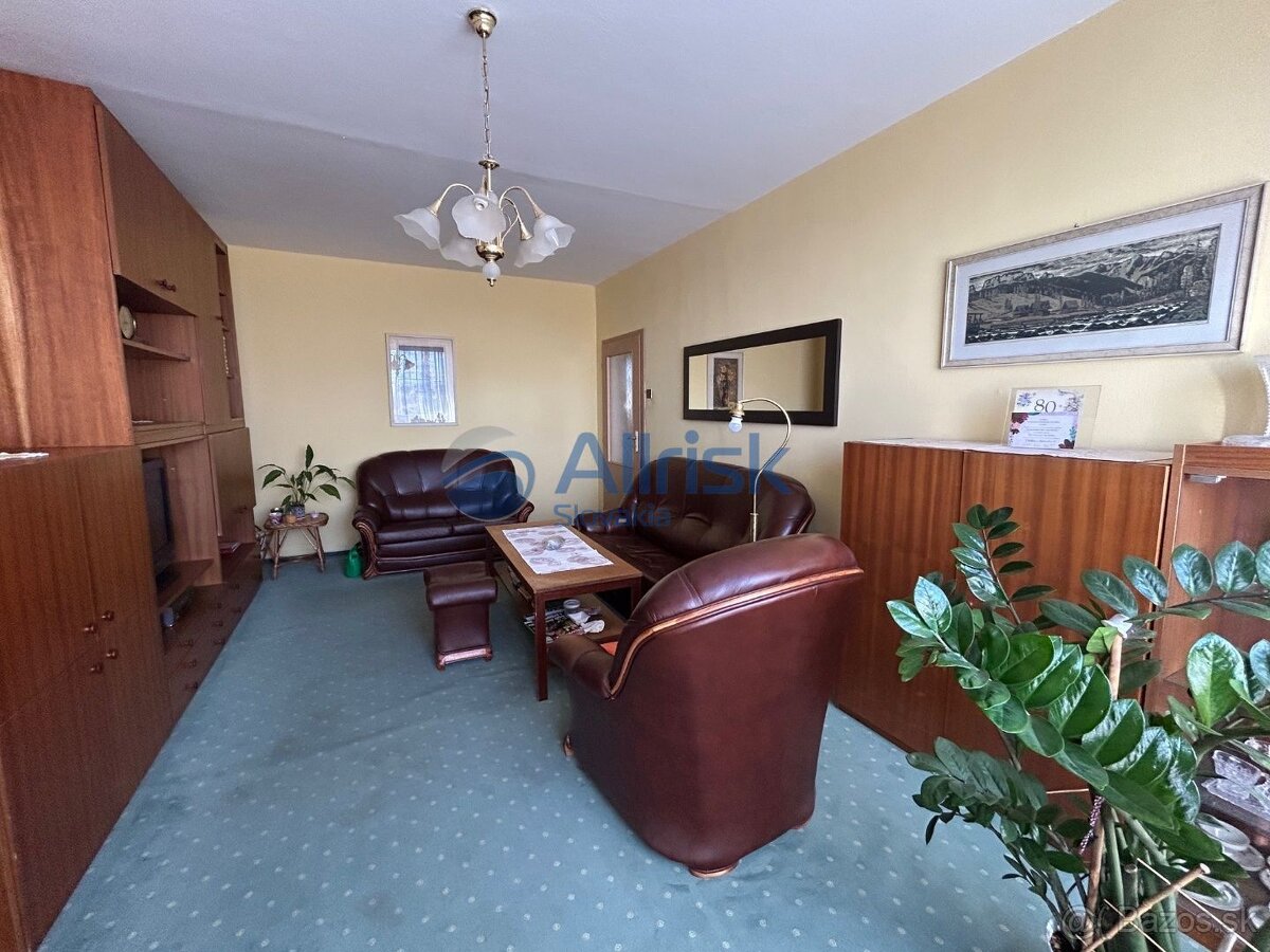 NOVÁ CENA 4-izbový byt s balkónom v blízkosti centra mesta