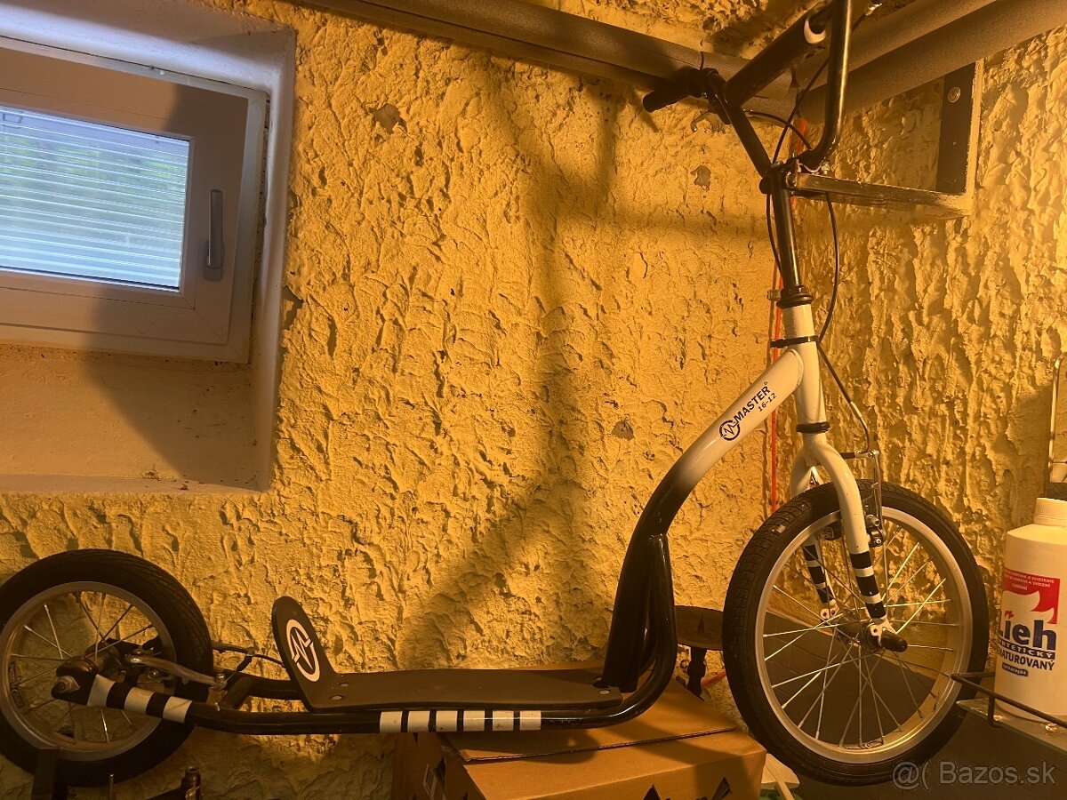Kolobezka malo používaná