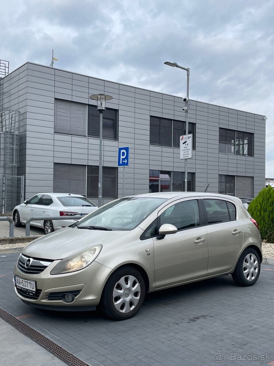 Opel Corsa 2010 1.2 Benzín