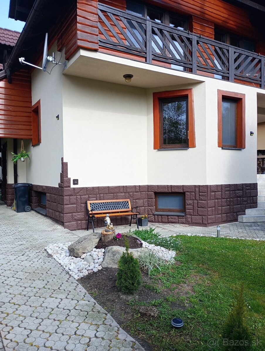 Parádny,priestranný dom v Brezne bez investície,s garážami