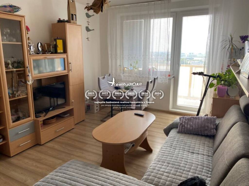 Na predaj 3 izbový byt po rekonštrukcii s dvomi loggiami