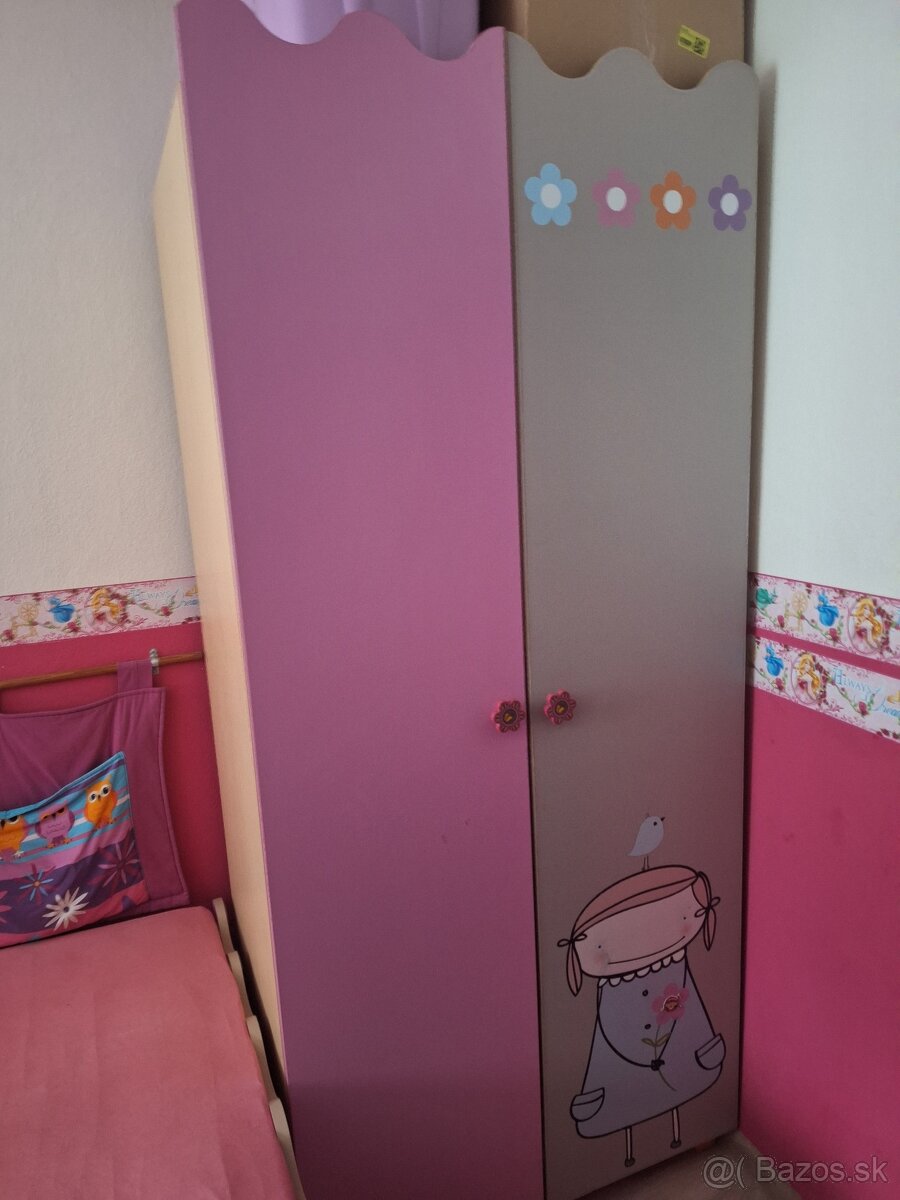 Detská skriňa a postel