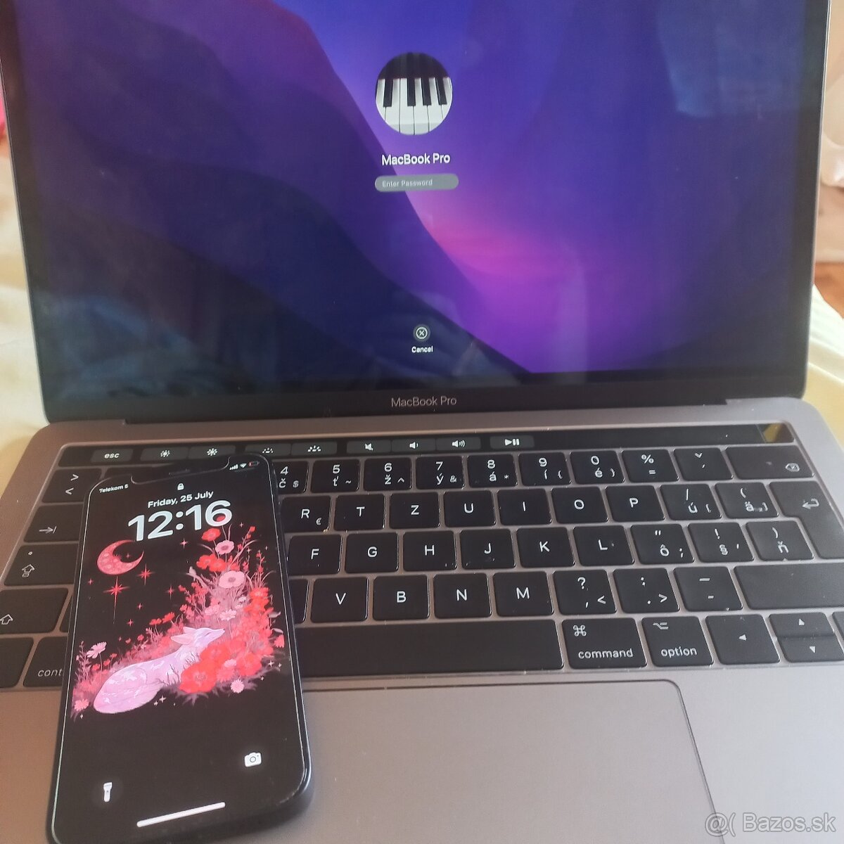 Macbook Pro a Iphone 12 mini