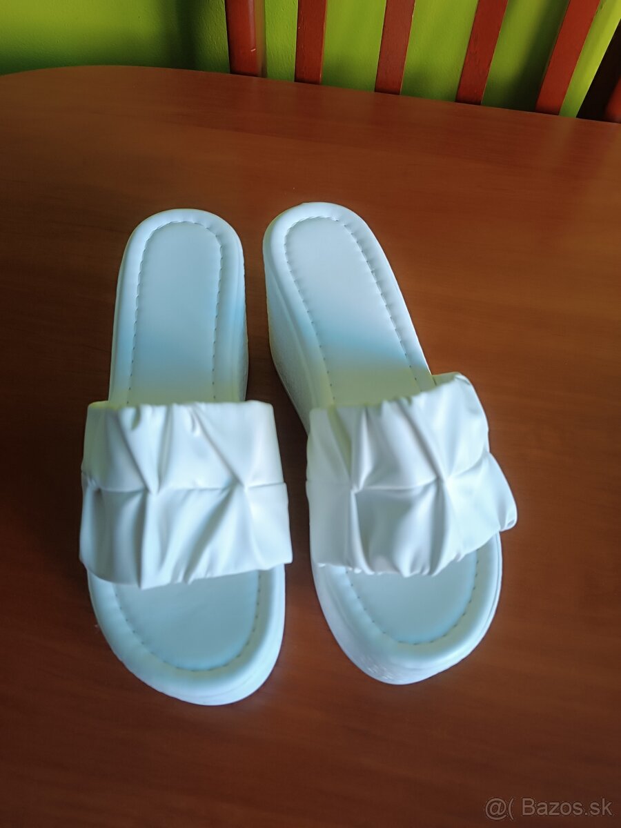 Predaj elegantných šľapiek