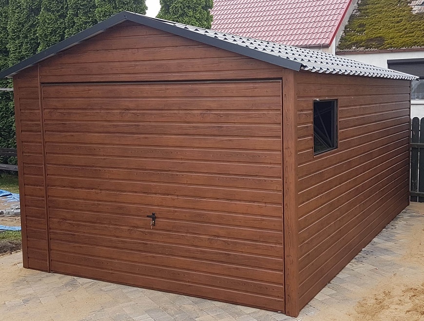 Plechová garáž 3,5 × 5 m – Sedlová strecha, orech