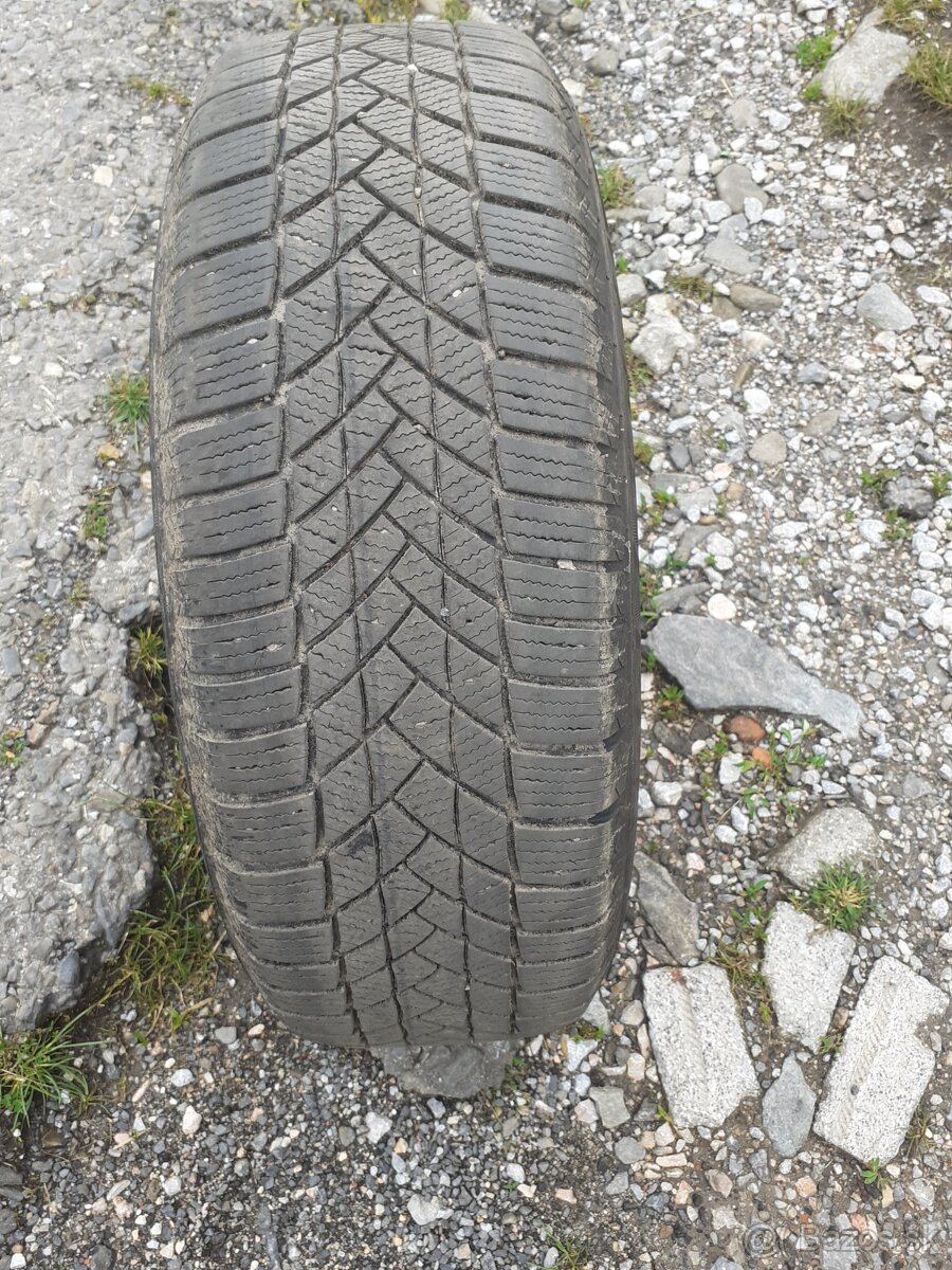 Pneumatiky 215/65R16