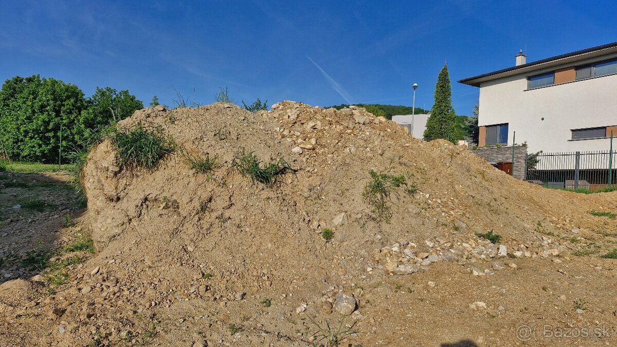 Výkopová zemina za odvoz