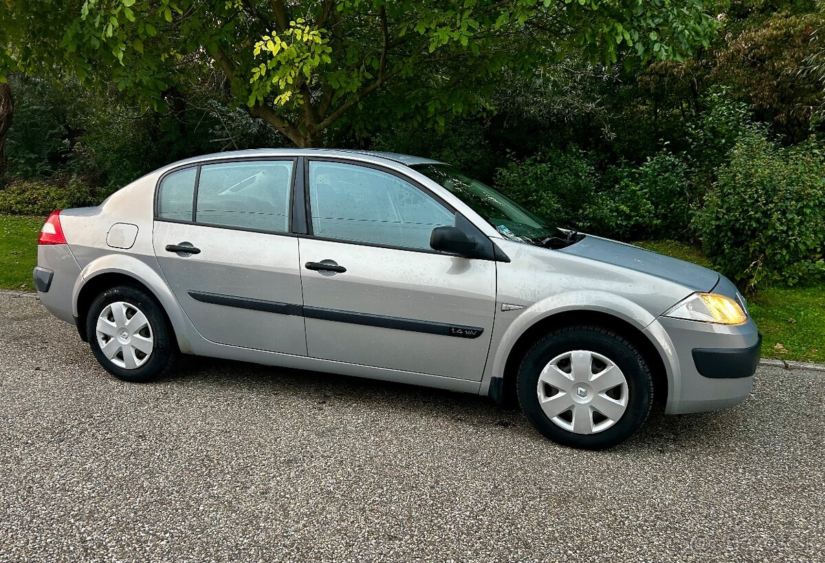 Renault Megane sedan 1.4i 16v 72kw - 1. majiteľ