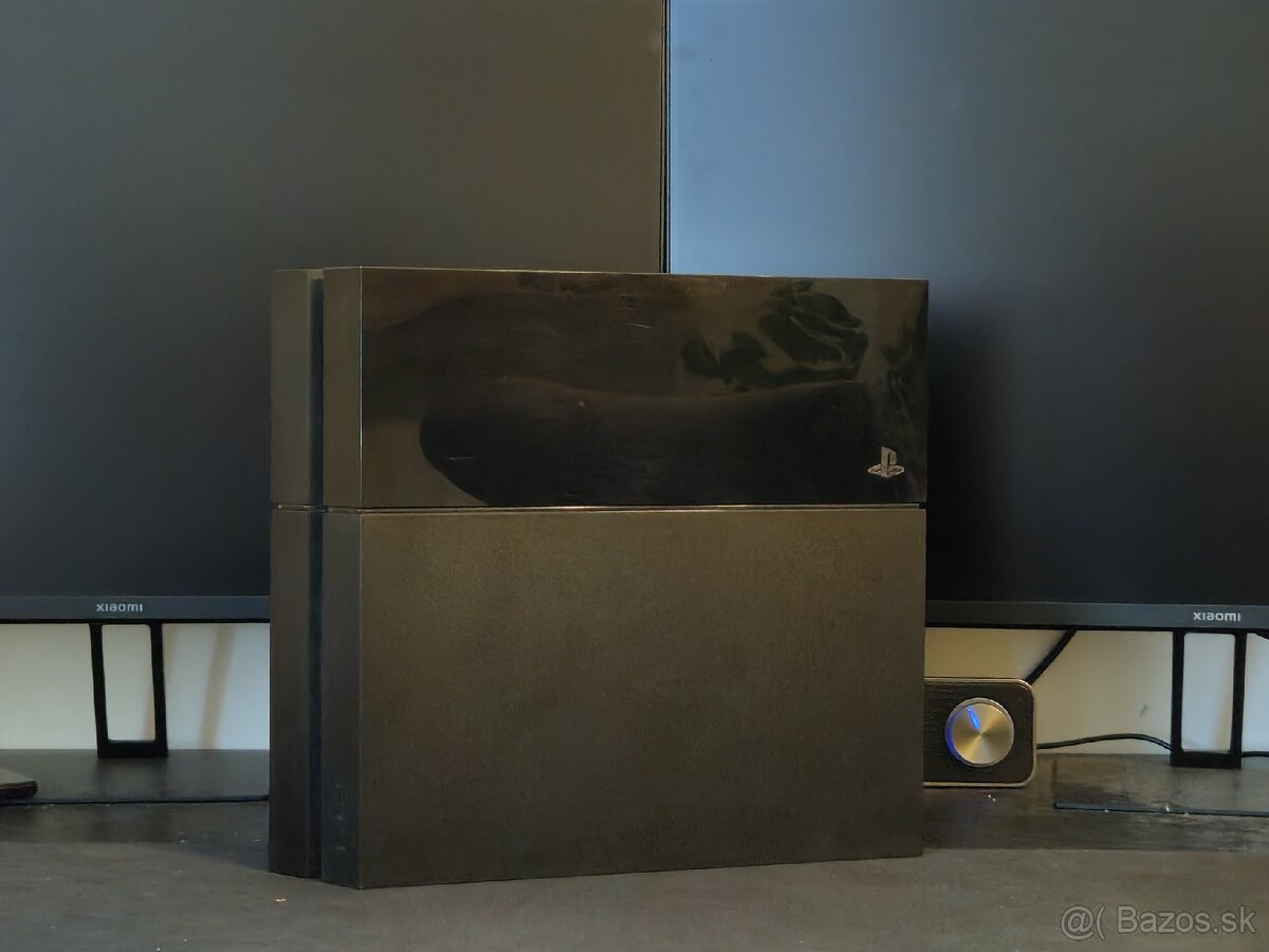 Predam Ps4 4 ovládače