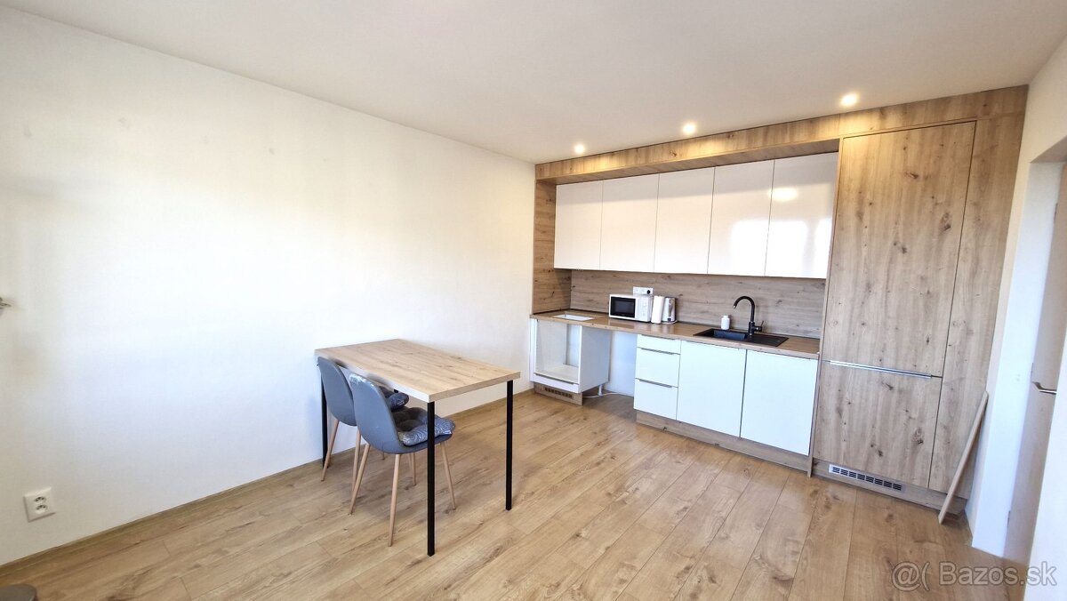 PREDAJ, 2 - izbový byt + kuchynský kút, kompletná rekonštruk