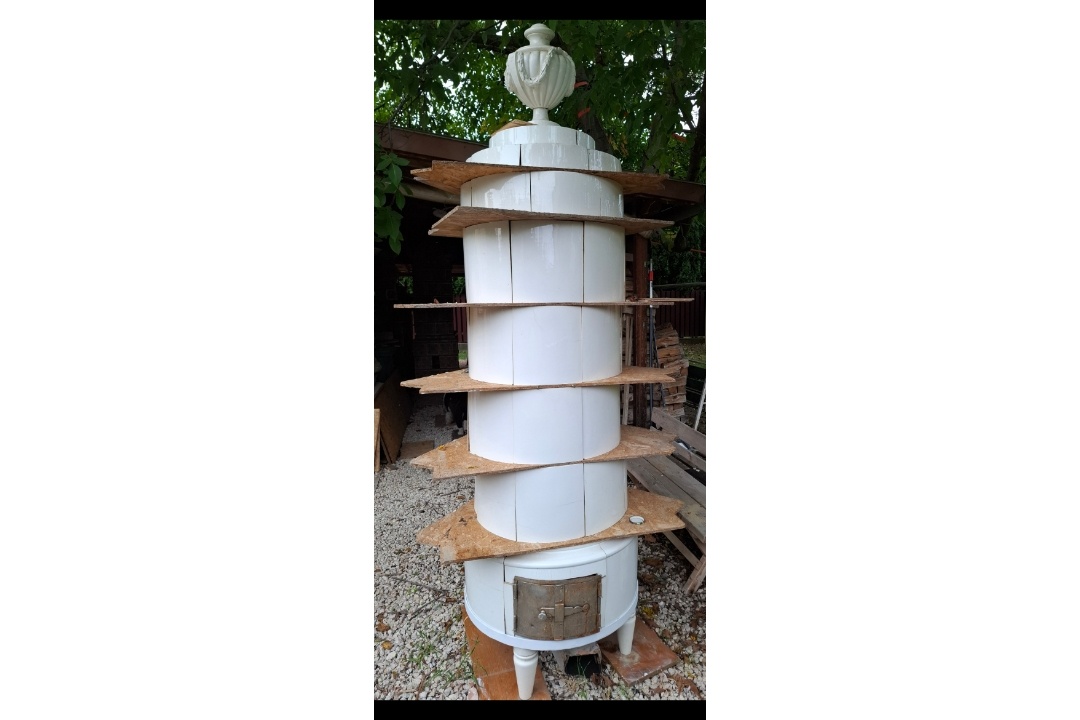 Kachlova pec starožitná