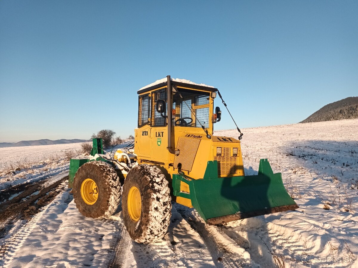Traktor LKT