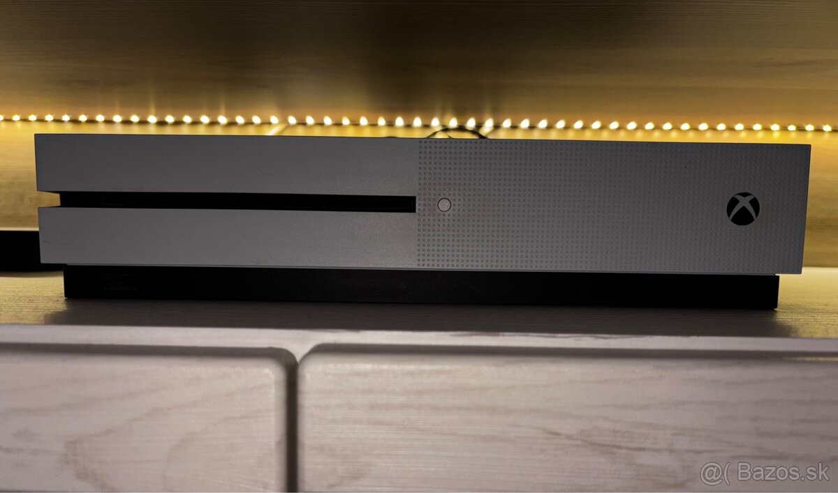 XBOX ONE S 500GB + HRY
