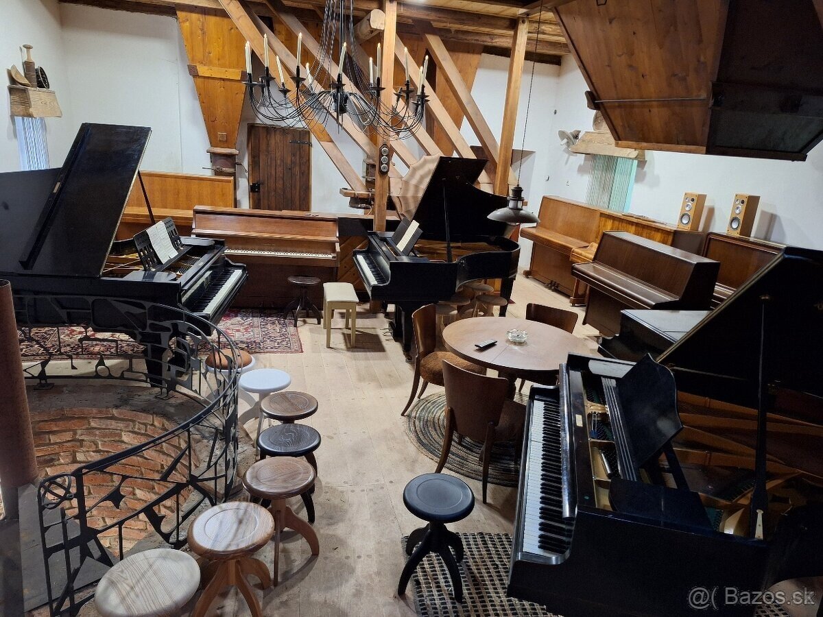 Galerie klaviry pianina