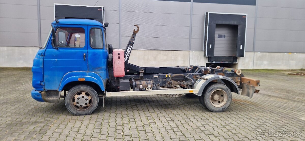 Avia A75 hákový nosič kontajnerov