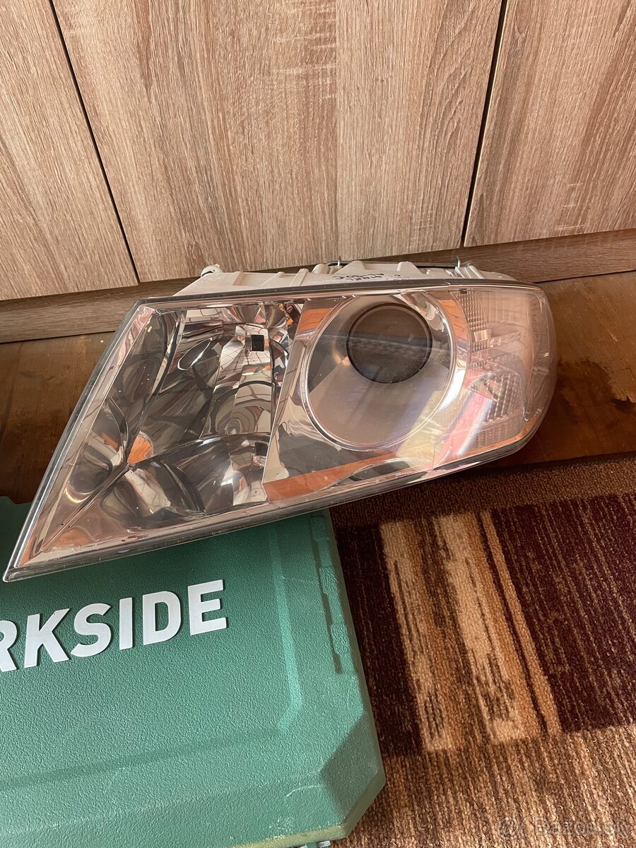 Predné svetlá octavia 2