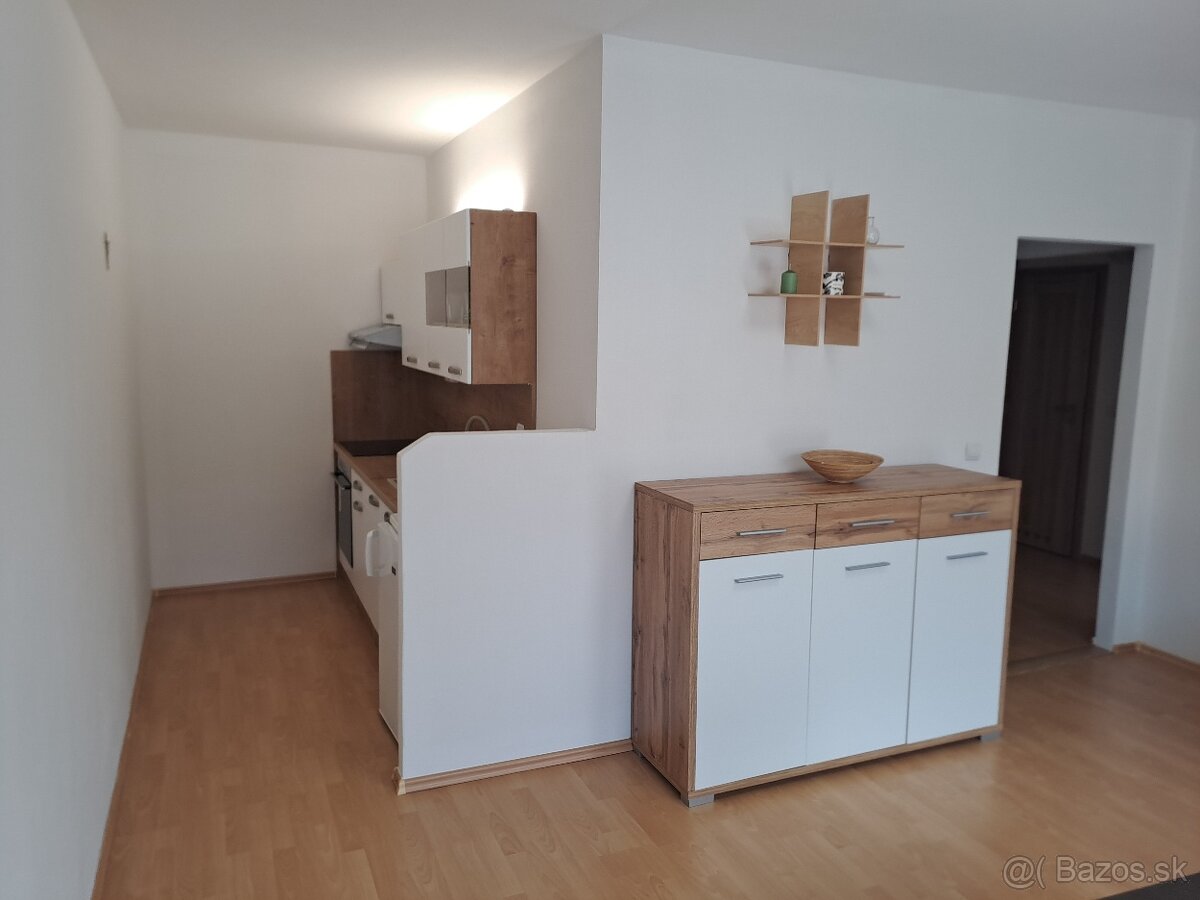 PRENÁJOM 2 izbový byt Trenč.Teplice, kompletná rekonštrukcia