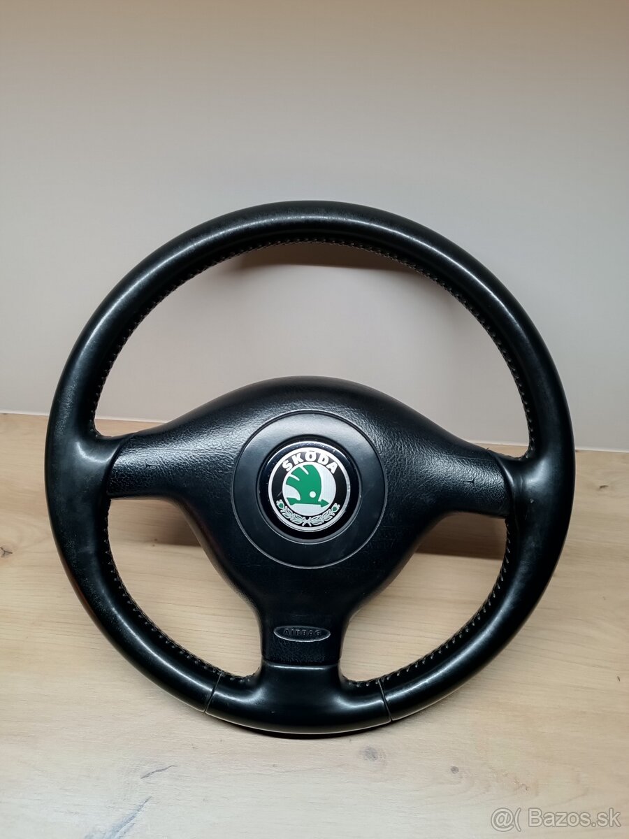 Prodám tříramenný volant Škoda Octavia I/ Fabia I