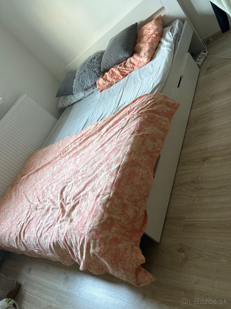 Predám postel 160x200 aj s uloznim priestorom