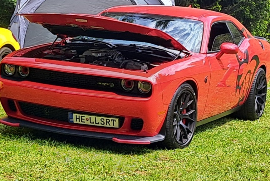Dodge challenger 6.2hellcat srt