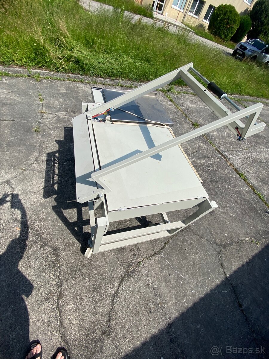 Termo baliaci stroj - balicka na fóliu (shrinking machine)