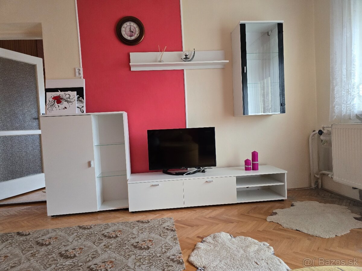 Obývacia stena