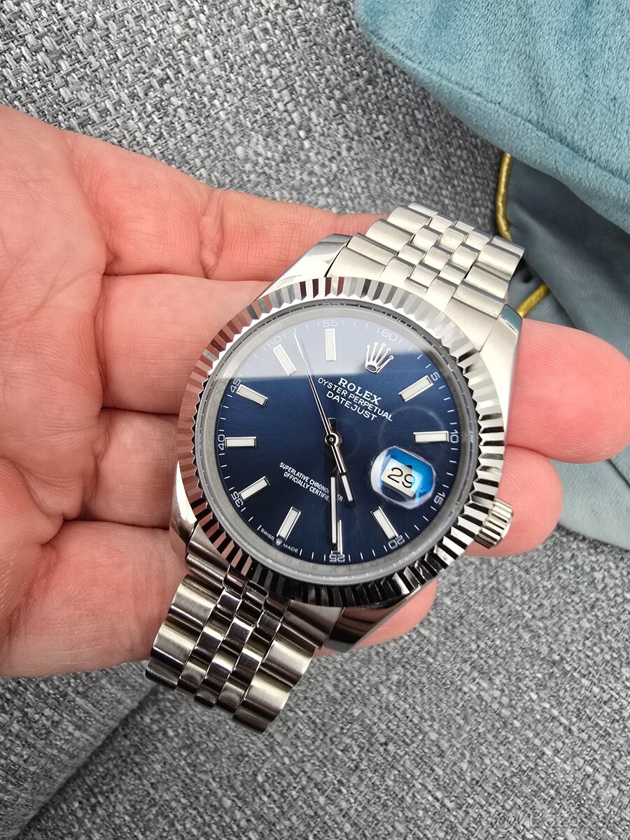Day just silver blue