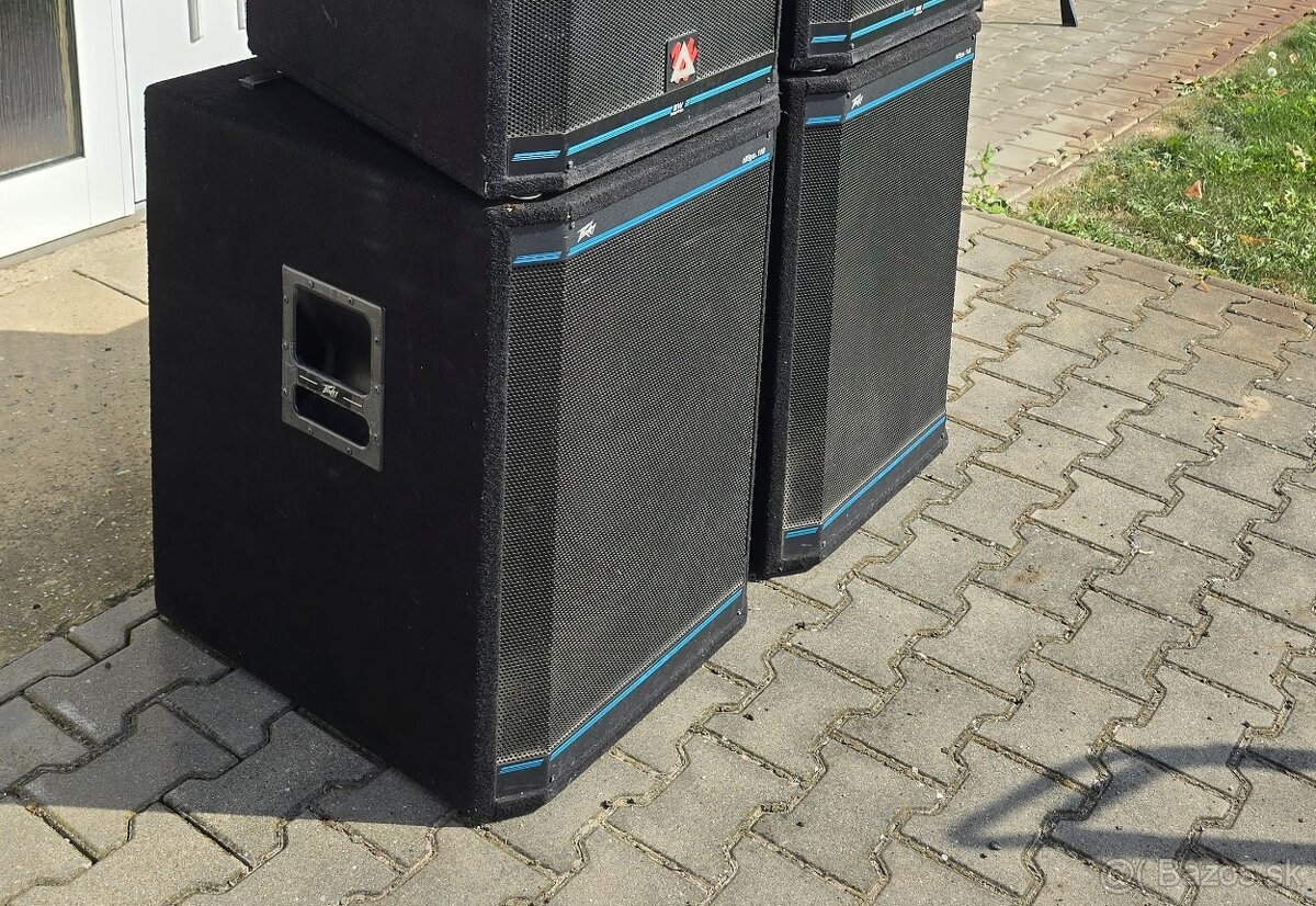 Subbas RCF LF18G401 v Peavey HiSys 118