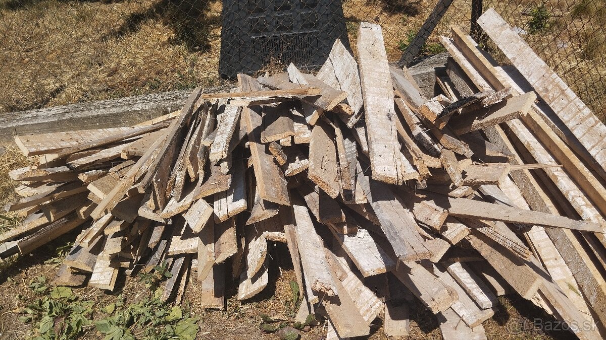 Darujem dosky na kúrenie, za vlečku od traktora,za odvoz