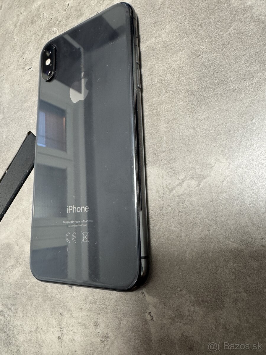 iPhone XS 64 GB čierny