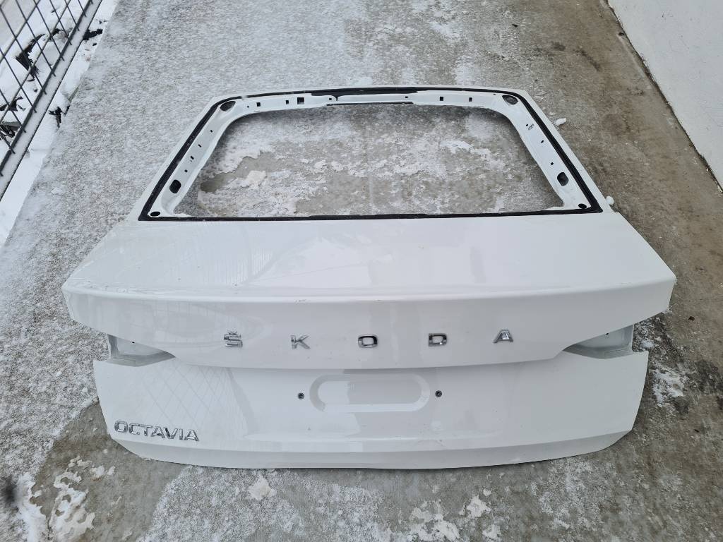 Škoda Octavia 4 IV HB 20- zadne kufrove dvere