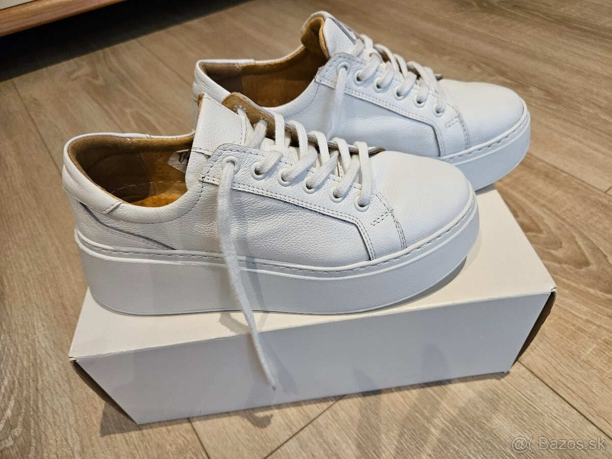 Dámske kožené botasky, veľkosť 37