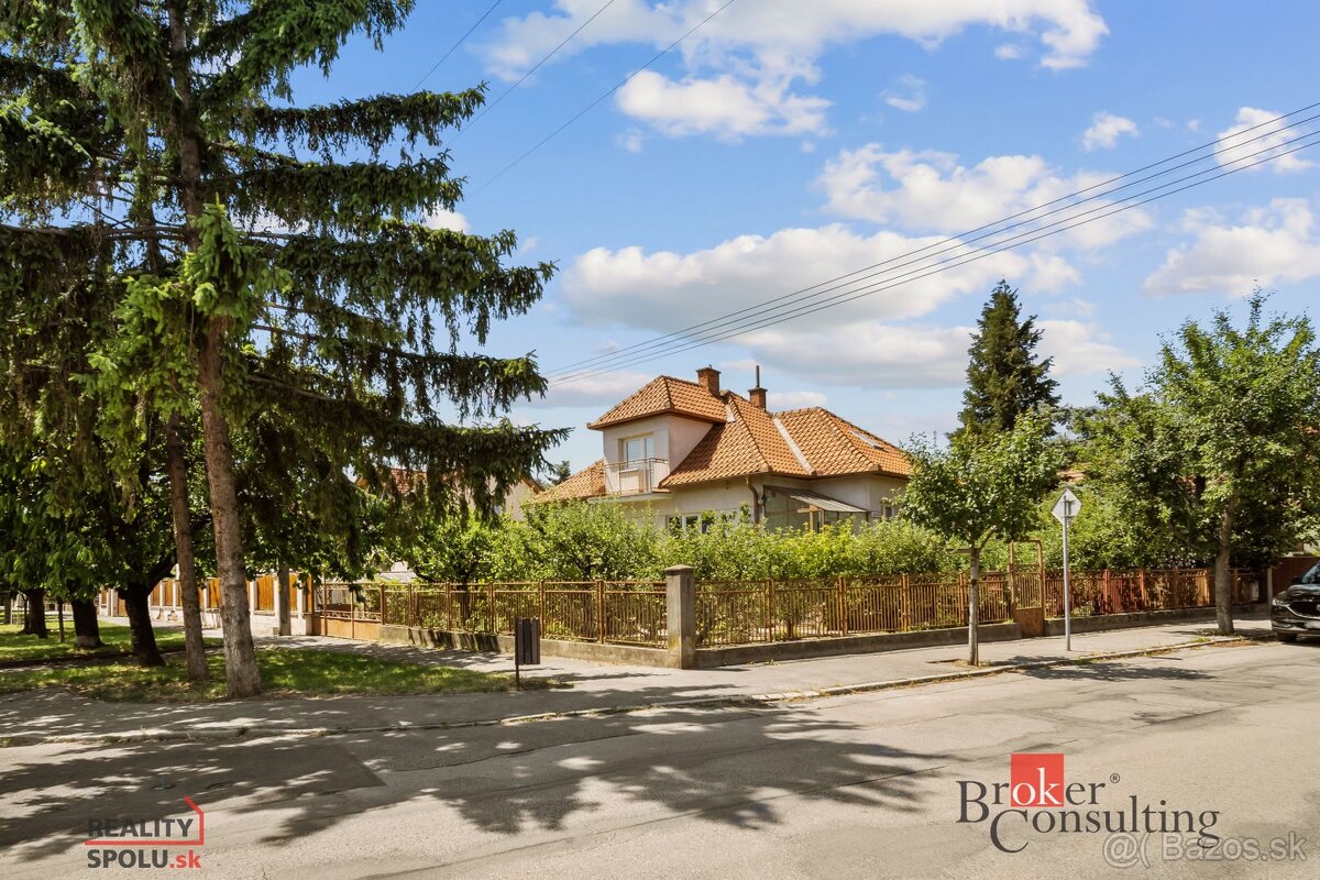Starší rodinný dom v tichej lokalite BA III Vajnory, na pred